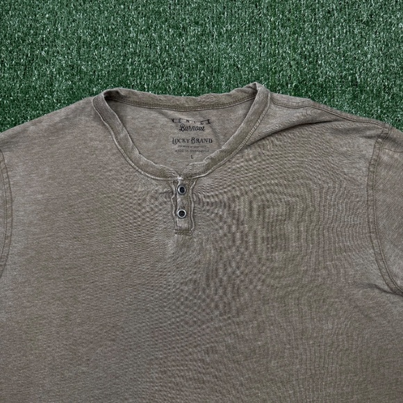 Lucky Brand T Shirt Men's Size L Green Venice Burn Out Short Sleeve Henley Neck - Picture 3 of 7